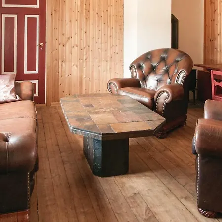 Beautiful In With Kitchen Tynset